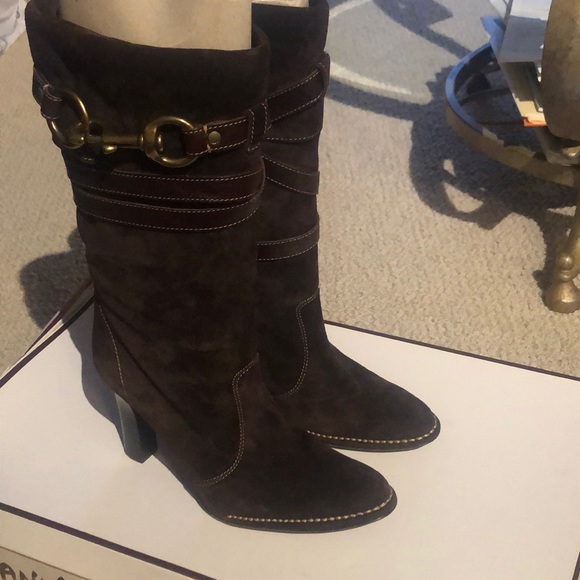 Boots - Picture 7 of 8